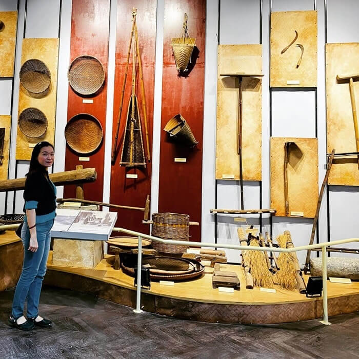 Khu trưng bày hiện vật gỗ, mây, tre tại bảo tàng Hải Phòng