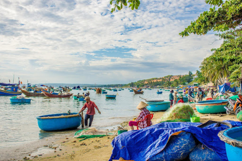 Thăm các làng chài đảo Long Châu