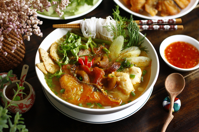 Hải Phòng tháng 4 - Du hí thành phố hoa phượng đỏ vào đầu hè