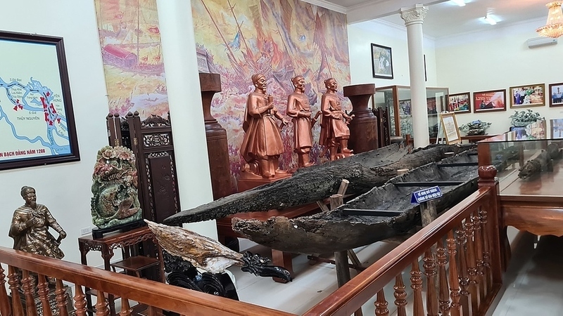 Hải Phòng tháng 4 - Du hí thành phố hoa phượng đỏ vào đầu hè